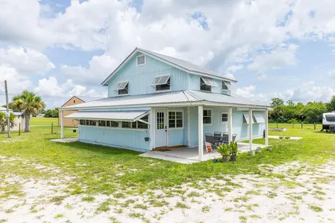 Exterior - 19695 NW 80th Dr, Okeechobee, FL 34972 photo 2 of 9