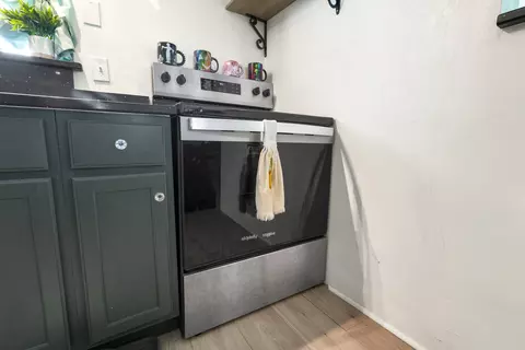 Kitchen - 19695 NW 80th Dr, Okeechobee, FL 34972 photo 2 of 5