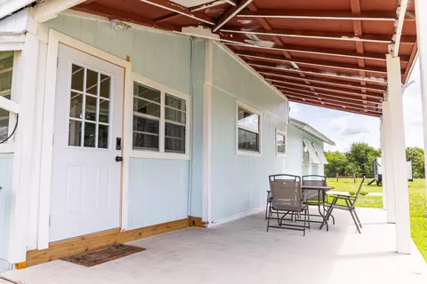 Exterior - 19695 NW 80th Dr, Okeechobee, FL 34972 photo 3 of 9