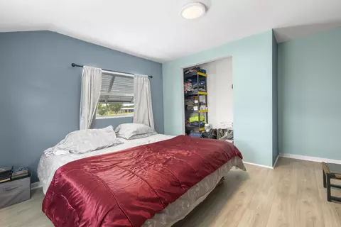 Bedroom - 19695 NW 80th Dr, Okeechobee, FL 34972 photo 5 of 7