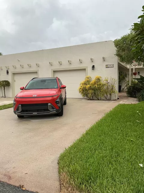 6912 Barbarossa St, Boca Raton, FL 33433