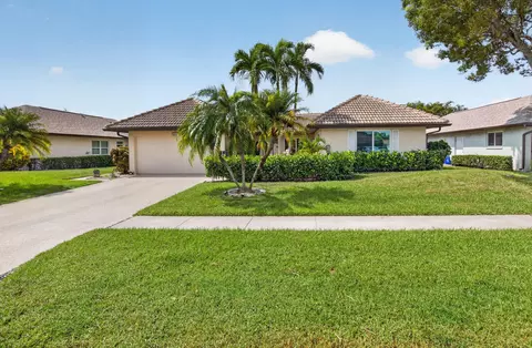 10300 Greentrail Dr N, Boynton Beach, FL 33436