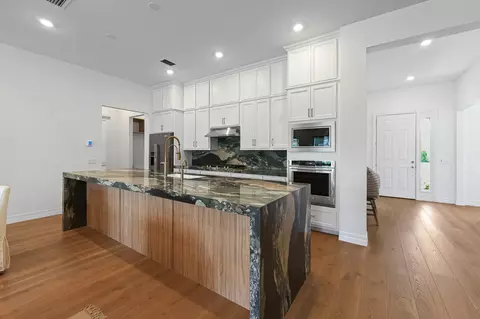10799 Stellar Cir, Palm Beach Gardens, FL 33412