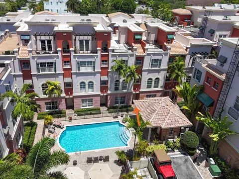 1033 NE 17th Way #605, Fort Lauderdale, FL 33304