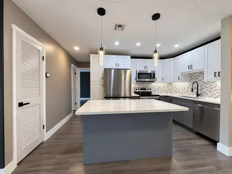 140 Cypress Club Dr #407, Pompano Beach, FL 33060