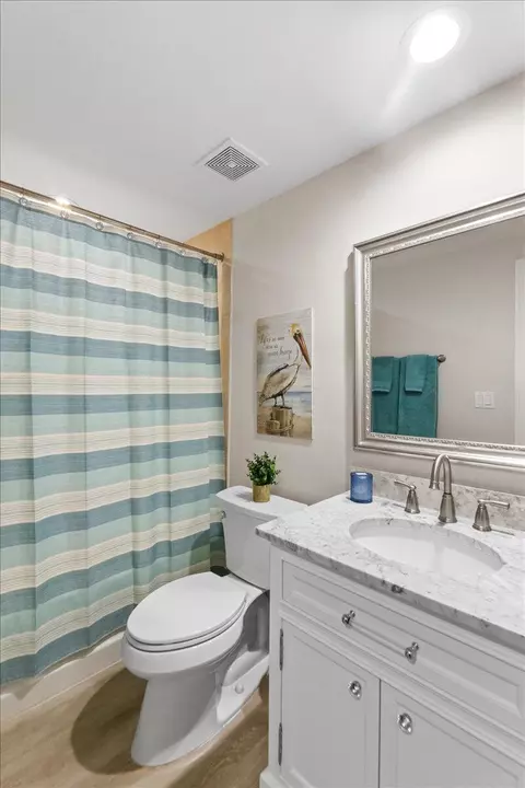 Bath - 815 NW Flagler Ave #201, Stuart, FL 34994 photo 5 of 5
