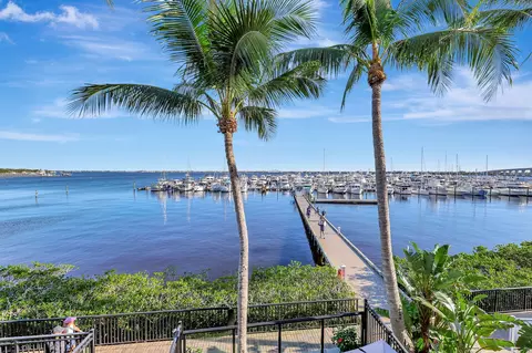 View/Area - 815 NW Flagler Ave #201, Stuart, FL 34994 photo 4 of 10