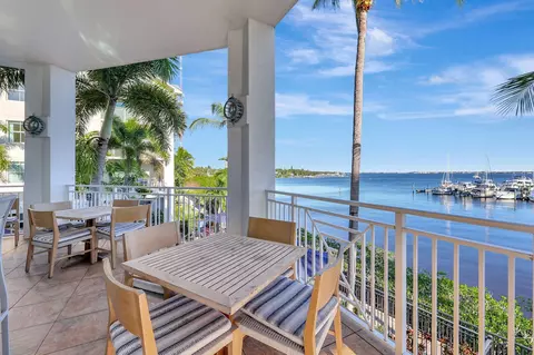 Exterior - 815 NW Flagler Ave #201, Stuart, FL 34994 photo 5 of 5