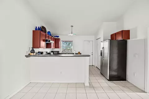 913 SE Forrest Park Dr, Stuart, FL 34994 photo 8