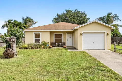 913 SE Forrest Park Dr, Stuart, FL 34994