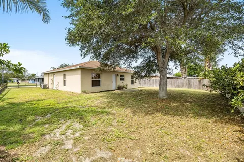 913 SE Forrest Park Dr, Stuart, FL 34994 photo 23