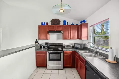 913 SE Forrest Park Dr, Stuart, FL 34994 photo 11