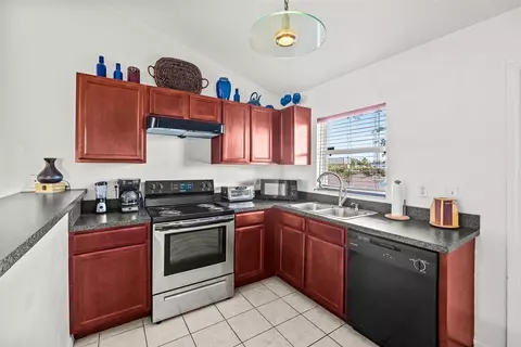 913 SE Forrest Park Dr, Stuart, FL 34994 photo 10