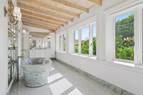206 Phipps Plz, Palm Beach, FL 33480 photo 22