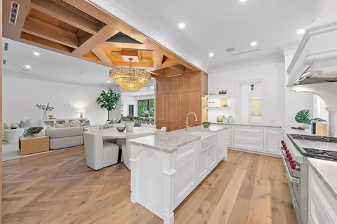 206 Phipps Plz, Palm Beach, FL 33480 photo 14