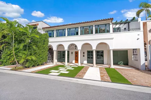 206 Phipps Plz, Palm Beach, FL 33480