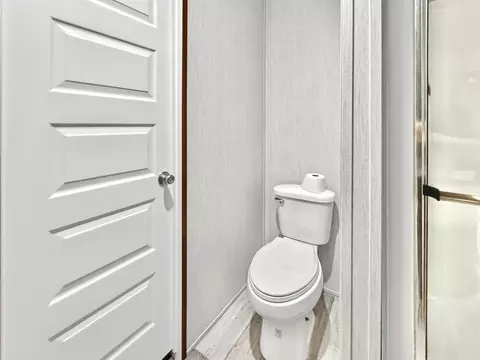 Bath - 9542 SE 57th Dr, Okeechobee, FL 34974 photo 4 of 5
