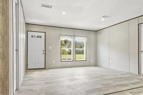 Living - 9542 SE 57th Dr, Okeechobee, FL 34974 photo 1 of 1