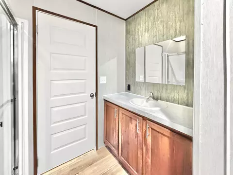 Bath - 9542 SE 57th Dr, Okeechobee, FL 34974 photo 5 of 5