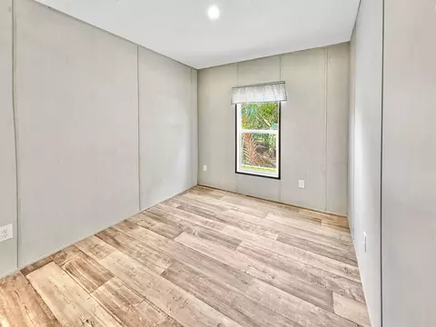 Bedroom - 9542 SE 57th Dr, Okeechobee, FL 34974 photo 3 of 6