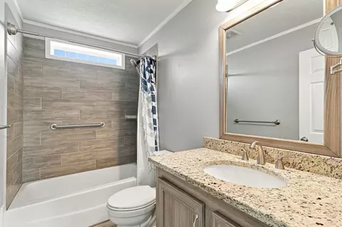 Bath - 4675 SE Circle Way, Stuart, FL 34997 photo 3 of 3