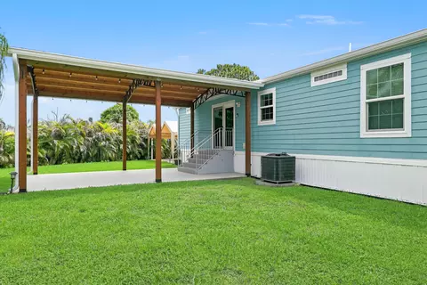 Exterior - 4675 SE Circle Way, Stuart, FL 34997 photo 6 of 12