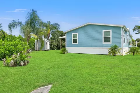 Exterior - 4675 SE Circle Way, Stuart, FL 34997 photo 8 of 12