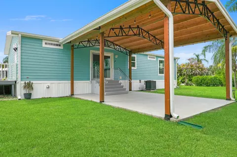 Exterior - 4675 SE Circle Way, Stuart, FL 34997 photo 5 of 12