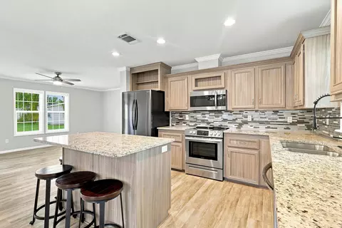 Kitchen - 4675 SE Circle Way, Stuart, FL 34997 photo 4 of 5