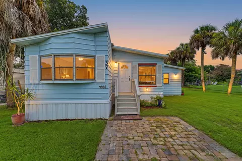 4966 Deanna Ln, Fort Pierce, FL 34946