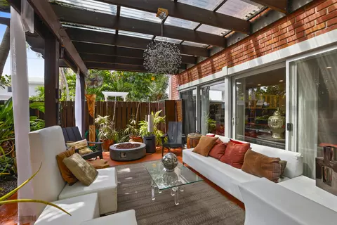 7 Middlesex Dr, Wilton Manors, FL 33305
