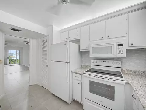 3 Westwood Ave #101E, Tequesta, FL 33469 photo 4