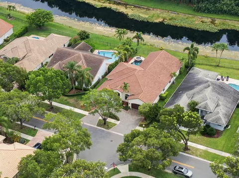 845 Bayside Ln, Weston, FL 33326