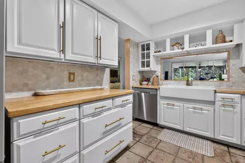 Kitchen - 706 Ocean Dunes Cir, Jupiter, FL 33477 photo 2 of 5