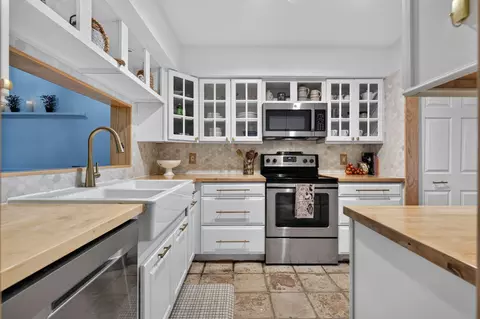 Kitchen - 706 Ocean Dunes Cir, Jupiter, FL 33477 photo 5 of 5