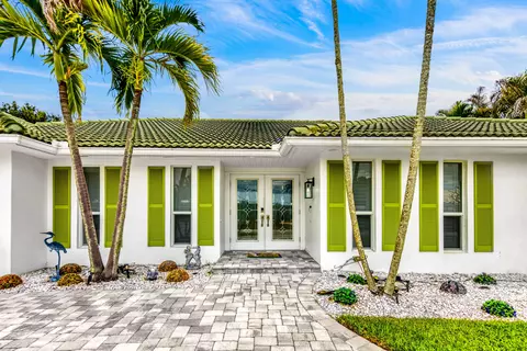 Exterior - 3273 SE Fairway E, Stuart, FL 34997 photo 2 of 4