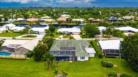 View/Area - 3273 SE Fairway E, Stuart, FL 34997 photo 7 of 8