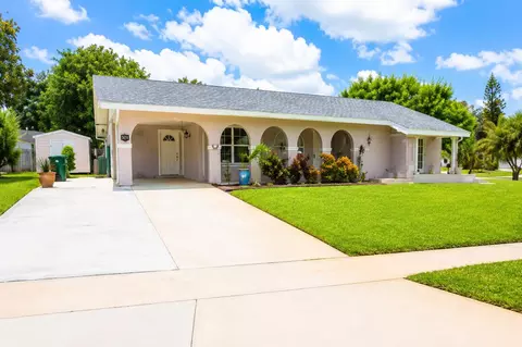 814 SE Corto Ct, Port Saint Lucie, FL 34983