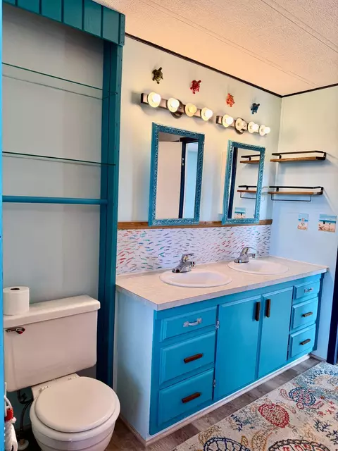 Bath - 2301 SE 33rd St, Okeechobee, FL 34974 photo 3 of 4