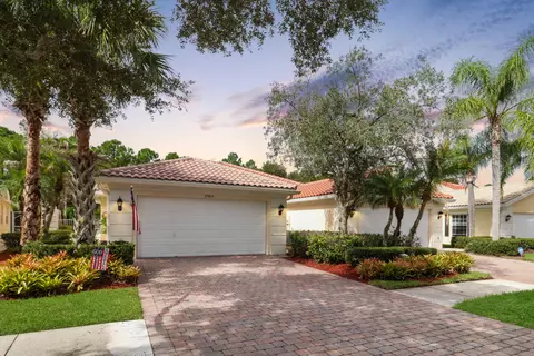 9164 SE Hawks Nest Ct, Hobe Sound, FL 33455