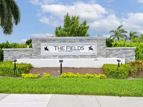 4808 Chantilly Rd, Lake Worth, FL 33467