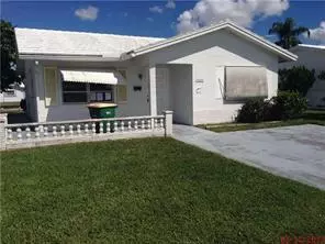 7107 NW 73rd St, Tamarac, FL 33321
