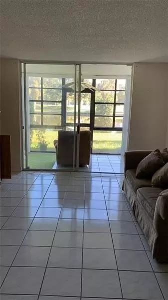 3740 Inverrary Dr #1E, Lauderhill, FL 33319