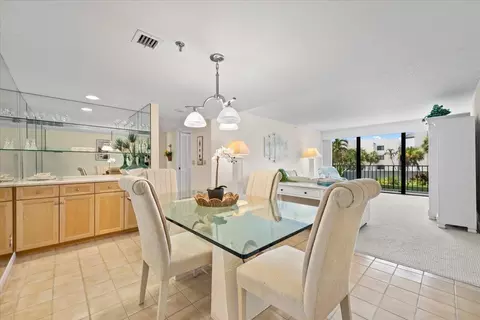 Dining - 1300 S State Hwy A1a, Jupiter, FL 33477 photo 3 of 4