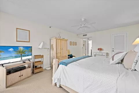 Bedroom - 1300 S State Hwy A1a, Jupiter, FL 33477 photo 2 of 3