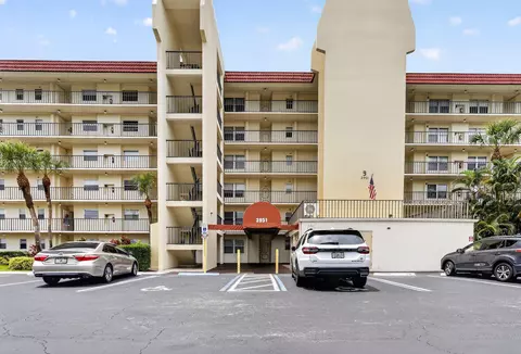3951 Via Poinciana #209, Lake Worth, FL 33467