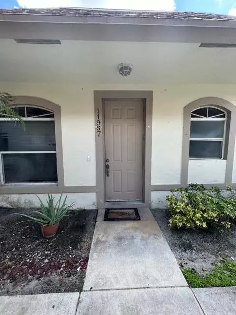 11957 Sturbridge Ln, Wellington, FL 33414