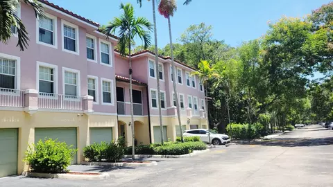 6920 W Sample Rd, Coral Springs, FL 33067