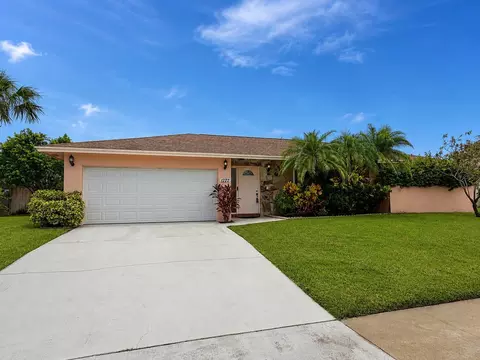 1222 Essex Dr, Wellington, FL 33414