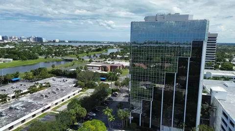 1700 Embassy Dr #408, West Palm Beach, FL 33401
